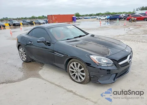 2017 Mercedes-Benz Slc 300 z USA, uszkodzony, nr VIN WDDPK3JA8HF140538